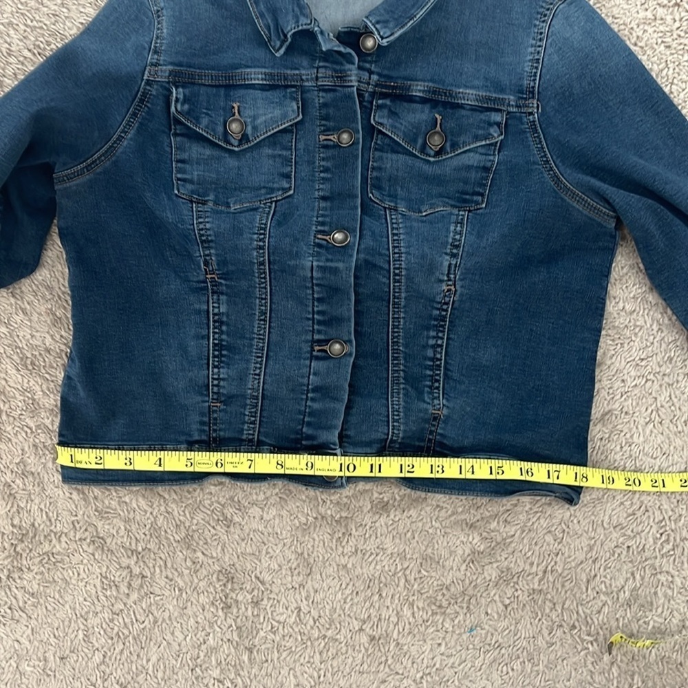Falls Creek Jean jacket SZ M great condition. Cotton poly spandex blend. - Picture 7 of 9